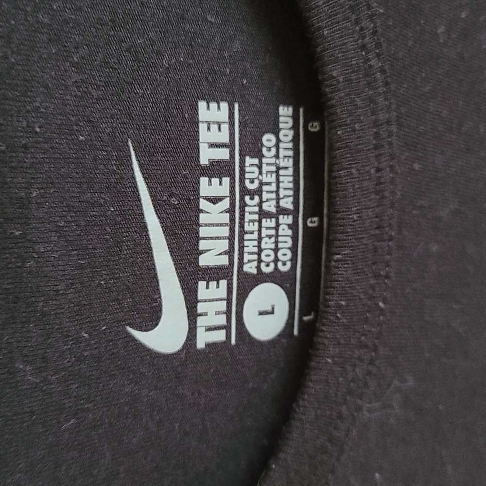 The Nike Tee - Picture 5 of 7